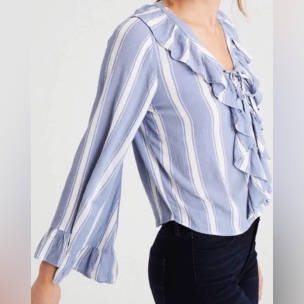 American Eagle cropped lace up blouse